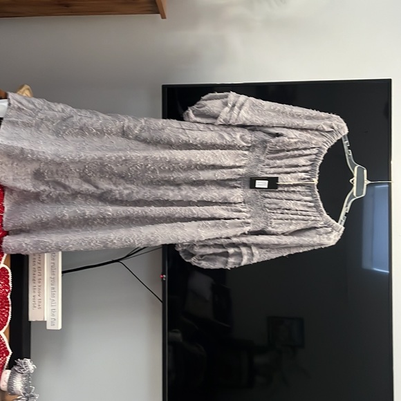 NWT beautiful XL gown in lavender gray - Picture 4 of 7